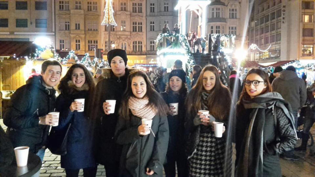 Auguri di Buon Natale dai nostri studenti di Plzen - Charles University di Praga, Facoltà di Medicina ed Odontoiatria