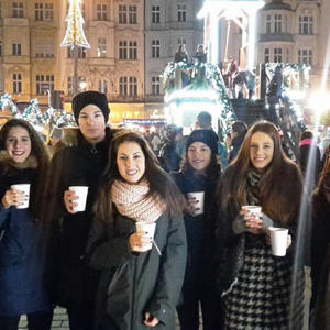 Auguri di Buon Natale dai nostri studenti di Plzen - Charles University di Praga, Facoltà di Medicina ed Odontoiatria