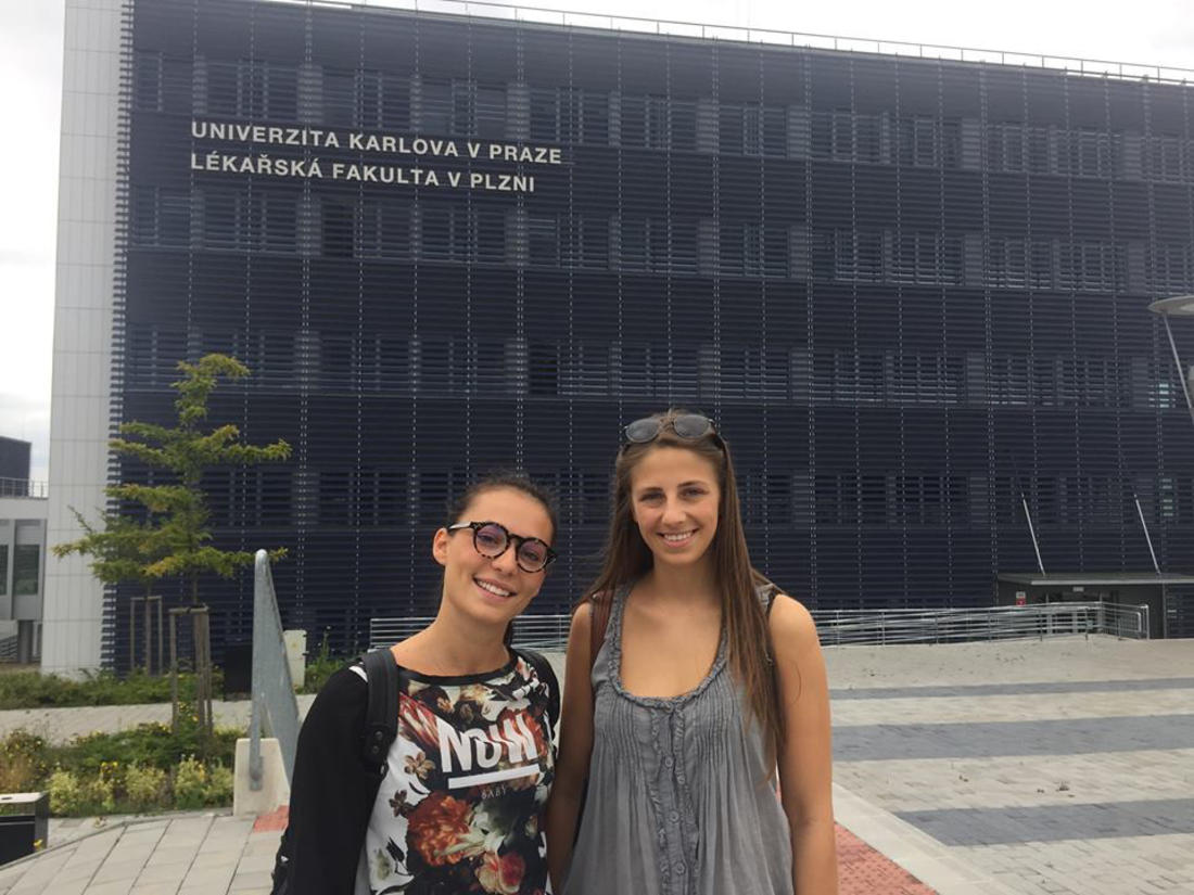 Eliana e Yvonne - Università Charles di Praga, Facoltà di Medicina a Pilsen
